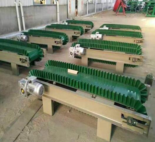 秸稈有機(jī)肥生產(chǎn)設(shè)備實拍